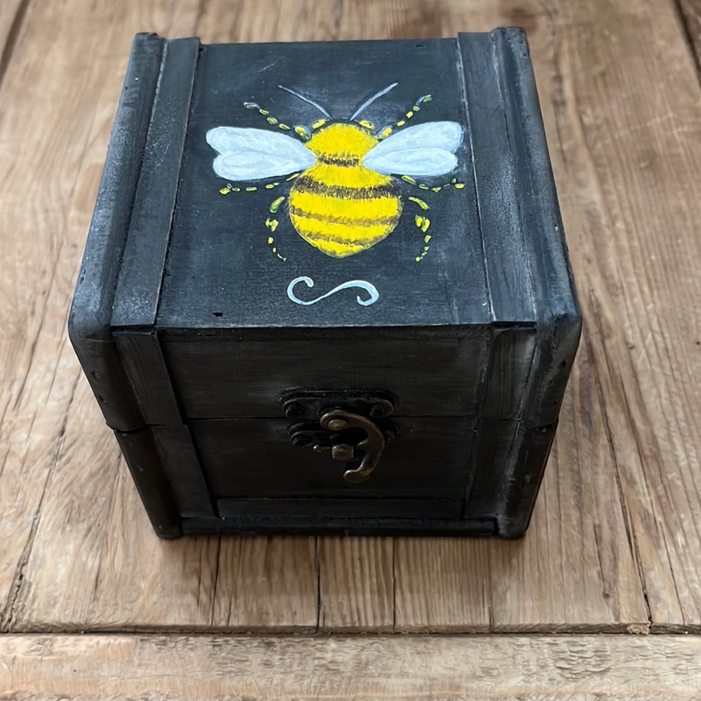 Hand Painted Bee on Wooden Box